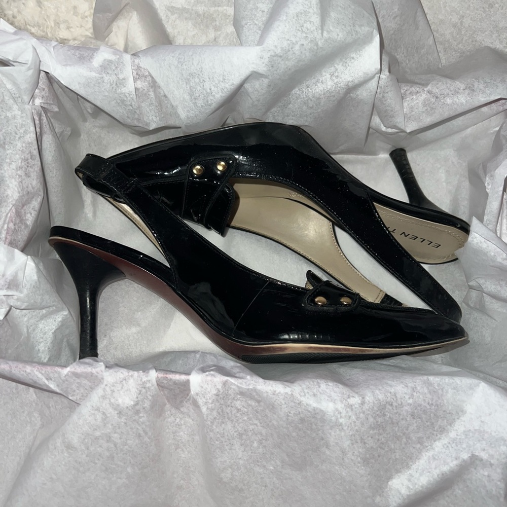 Ellen Tracy Delaney Black patent leather slingback pumps
